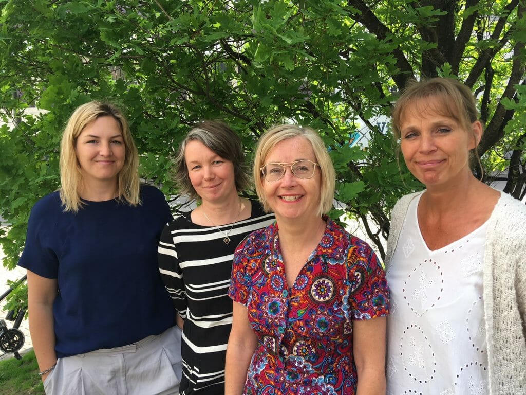 Åsa Davidsson , Kunskapscentrum för jämställd vård, Sara pang, socionom vid Hjällbo familjecentral i Angered, Ann Jansson och Linda Wenzel, BHV-sjuksköterska, Hjällbo familjecentral är alla mycket glada över satsningen på nyfödda.