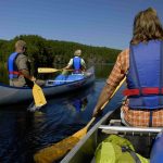 Människor som paddlar kanot. Foto: Göran Assner
