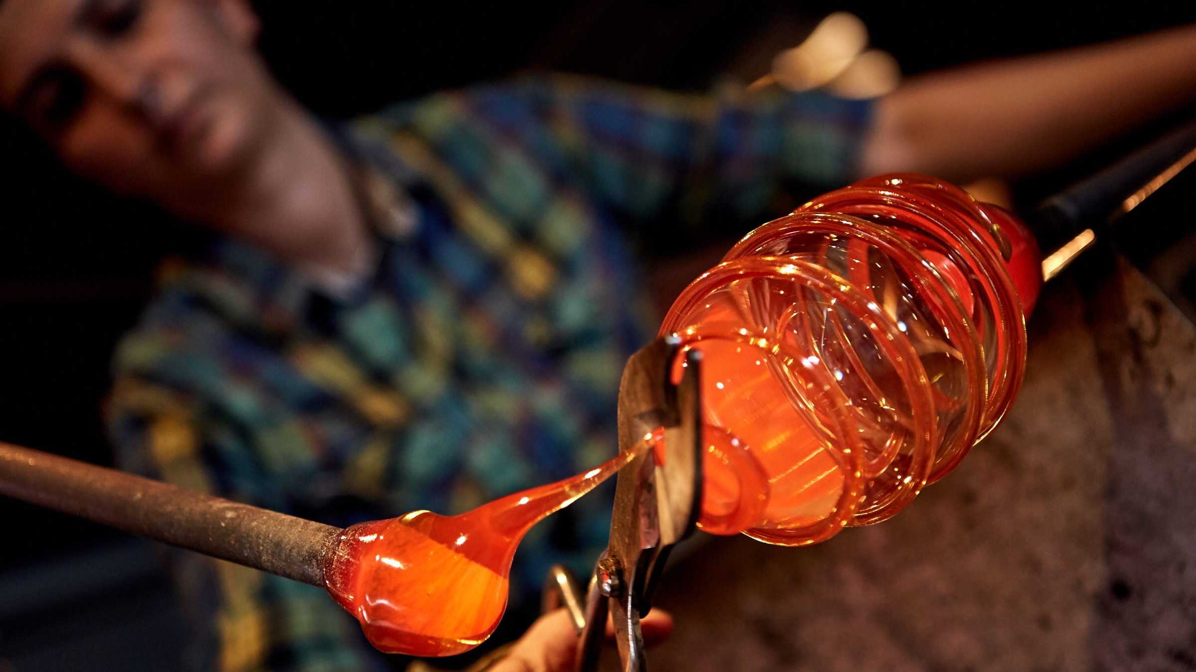 Glasblåsning i Limmared. Foto: Jonas Ingman