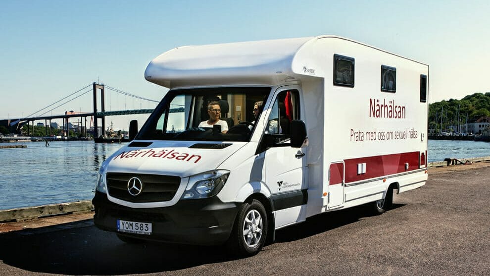 21-25 maj finns vårdbussen på olika platser i Västra Götaland. Här kan du ta ett gratis cellprov och få mer information om varför cellprov skyddar mot cancer i livmoderhalsen.