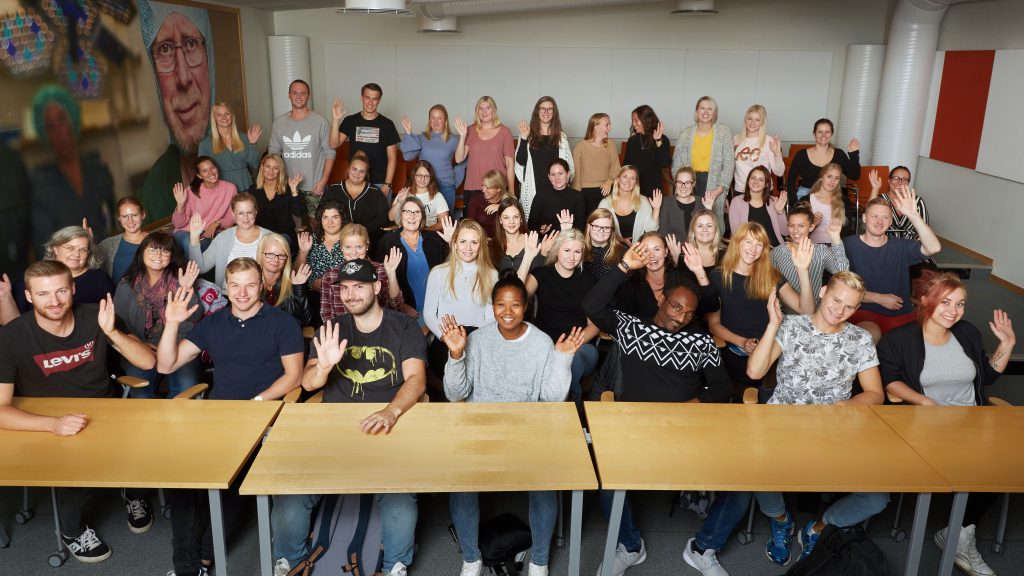 47 nyutexaminerade sjuksköterskor har valt att samtidigt börja på Skaraborgs sjukhus och inleder sina anställningar med ett kliniskt basår.