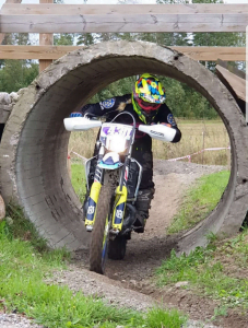 Ida kör motocross. Foto: privat