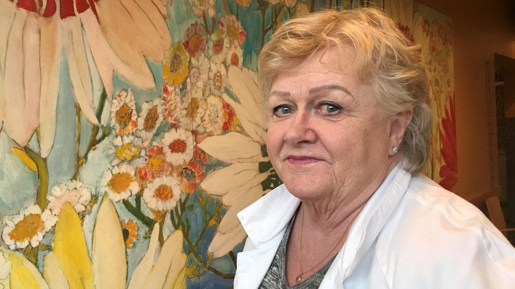 Eva Lindahl som jobbat på samma arbetsplats i 50 år