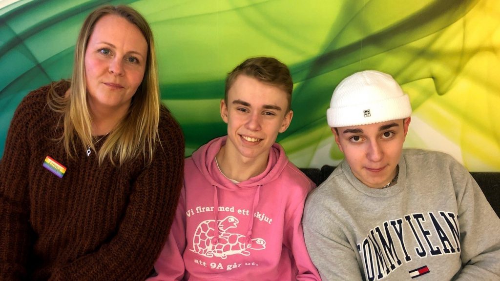 Emma Hinnersson, kurator tillsammans med Anton Bengtsson och Elias Hakopuro.