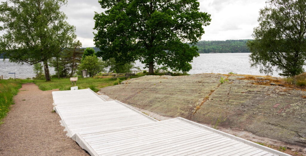 plattform vid hällristningar