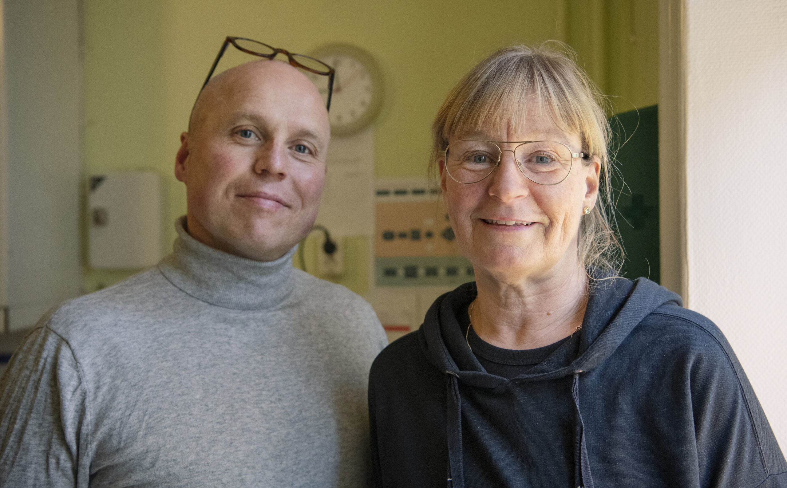 SU-teamet covid-vaccinerar på Räddningsmissionens frukostcafé. Patrick Hansén verksamhetschef och Siv Boqvist samordnare. Foto: Anna Rehnberg