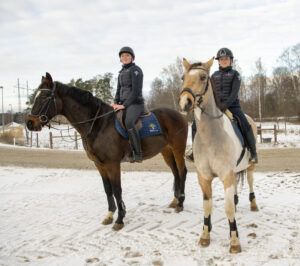 Alice Engstad med hästen Mc Cloud och Line Ljung Persson med Castello 